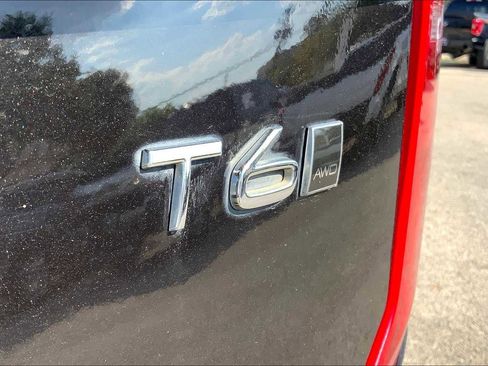 Used 2017 Volvo XC90 T6 Momentum w/ Vision Package image 9