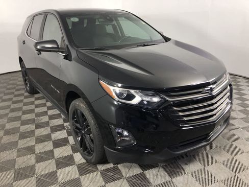 Used 2021 Chevrolet Equinox LT image 2