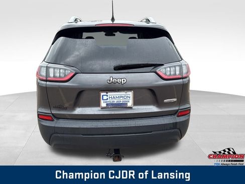 Used 2019 Jeep Cherokee Latitude w/ Cold Weather Group image 8