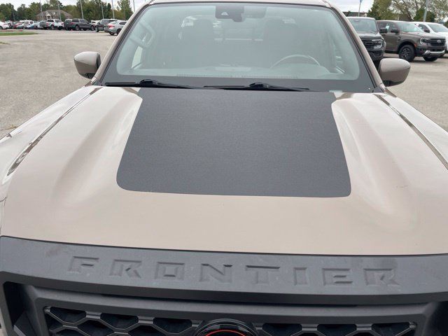 Used 2022 Nissan Frontier Pro-X RWD image 4