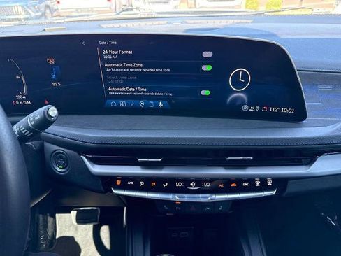 Used 2025 Cadillac XT4 Sport w/ Cold Weather Package FWD image 8