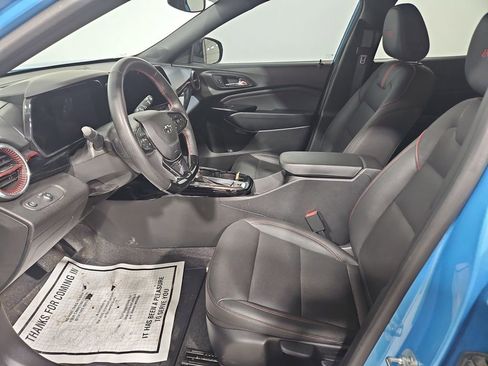 Used 2025 Chevrolet Trax RS w/ Driver Confidence Package image 10