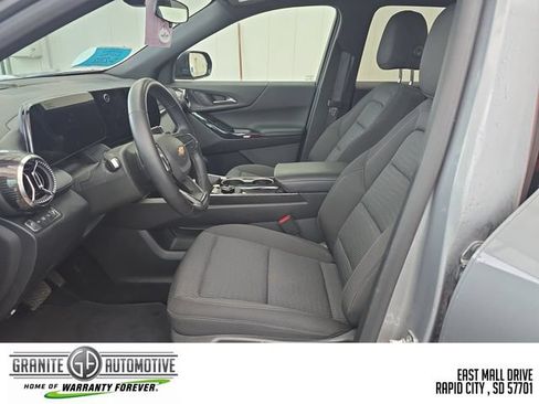 Used 2026 Chevrolet Equinox LT AWD/4WD image 10