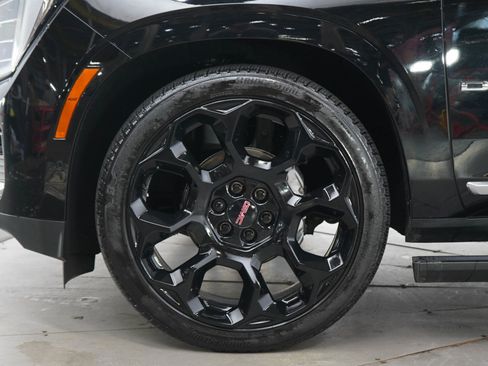 Used 2025 GMC Yukon Denali w/ Denali Reserve Package AWD/4WD image 31
