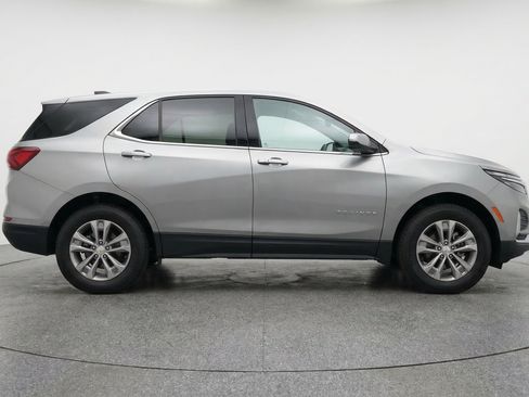 Used 2025 Chevrolet Equinox LT FWD image 11