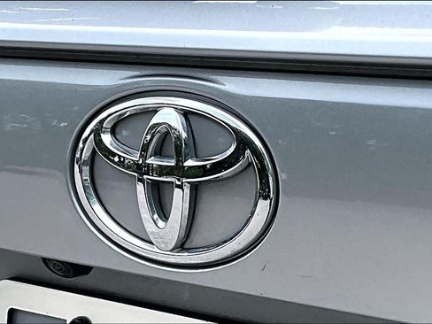 Used 2023 Toyota RAV4 XLE FWD image 52