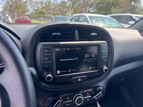Used 2025 Kia Soul LX w/ LX Technology Package image 20