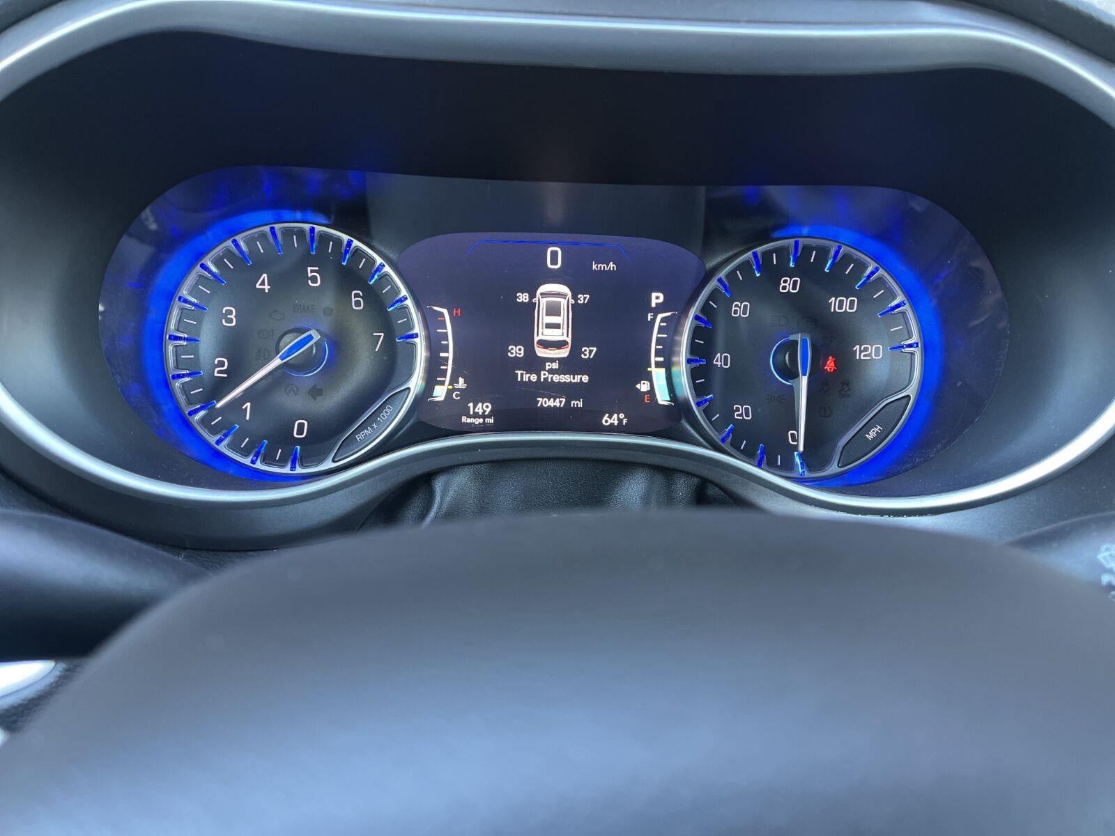 Used 2024 Chrysler Pacifica Touring-L FWD image 12