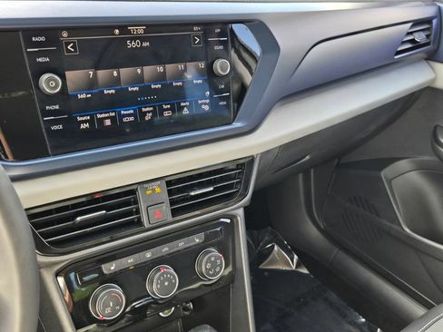 Certified 2023 Volkswagen Taos SE FWD image 21