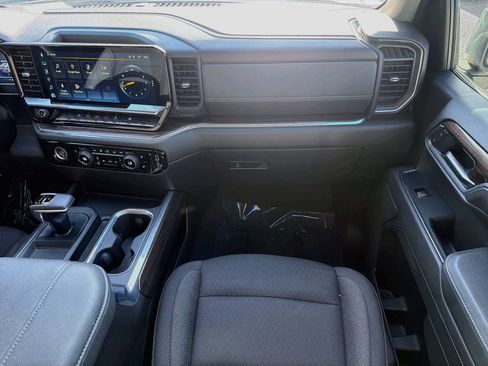 Used 2023 Chevrolet Silverado 1500 LT RWD image 18