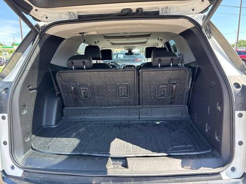 Used 2019 Chevrolet Traverse Premier w/ Redline Edition AWD/4WD image 17