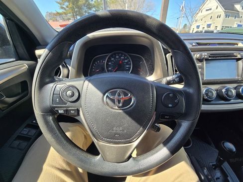 Used 2015 Toyota RAV4 LE AWD/4WD image 9