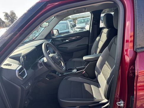 Used 2025 Chevrolet TrailBlazer LT image 24