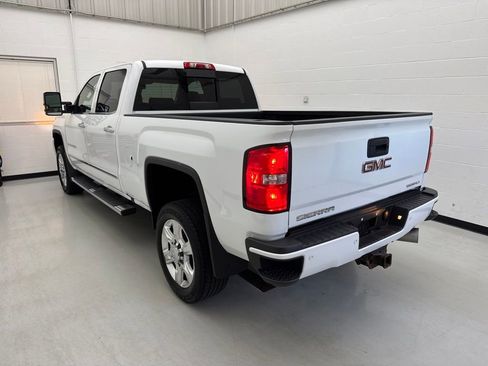 Used 2017 GMC Sierra 2500 Denali w/ Duramax Plus Package AWD/4WD image 4