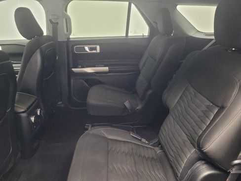 Used 2020 Ford Explorer XLT w/ Comfort Package AWD/4WD image 18