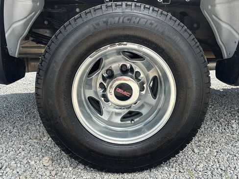 Used 2023 GMC Sierra 3500 Denali w/ Denali Ultimate Package AWD/4WD image 8