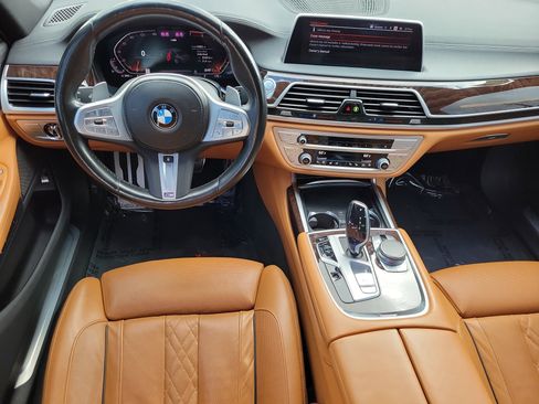 Used 2022 BMW 750i xDrive w/ M Sport Package AWD/4WD image 9