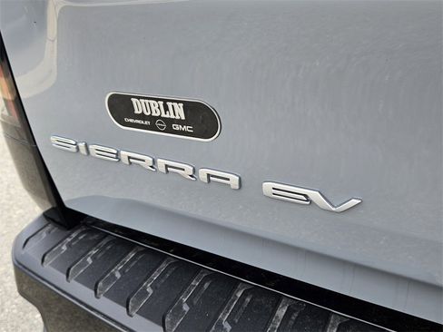 New 2025 GMC Sierra EV Denali image 9