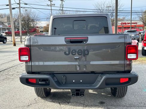 New 2026 Jeep Gladiator Sport AWD/4WD image 6
