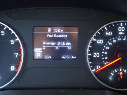Used 2023 Kia Seltos LX AWD/4WD image 6