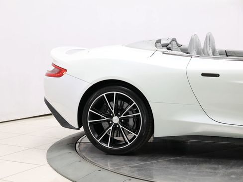 Used 2014 Aston Martin Vanquish Volante RWD image 74