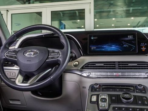Used 2022 Hyundai Palisade Limited w/ Winter Package FWD image 17