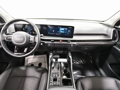Certified 2025 Kia Sorento S image 3