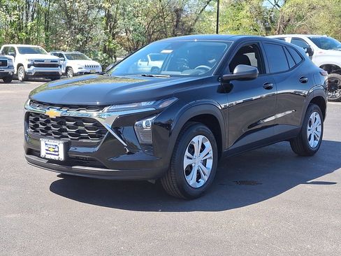 New 2026 Chevrolet Trax LS FWD image 10