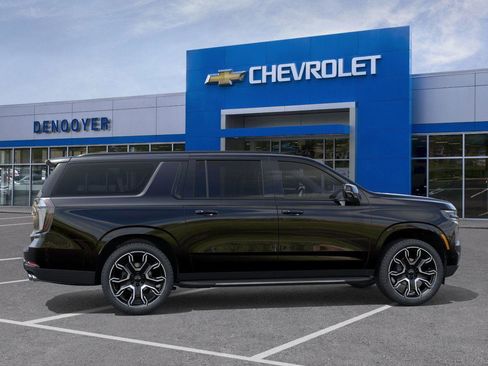 New 2026 Chevrolet Suburban RST w/ RST Capability Package AWD/4WD image 5