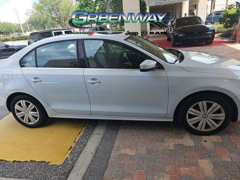 Used 2017 Volkswagen Jetta S FWD image 4