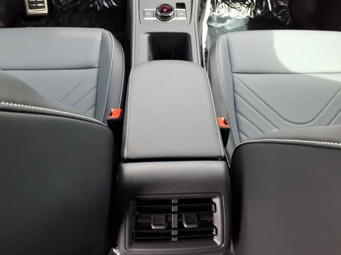 New 2026 Volkswagen Tiguan SE R-Line AWD/4WD image 13