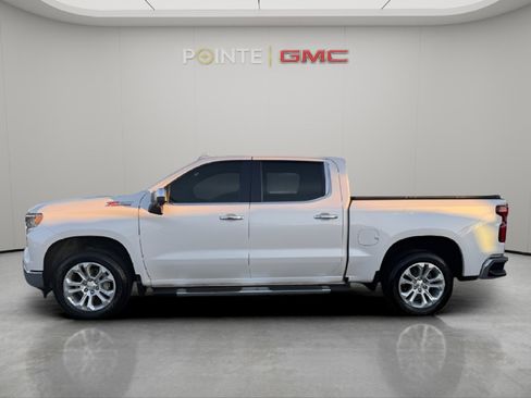 Certified 2022 Chevrolet Silverado 1500 LTZ w/ Z71 Off-Road Package image 11