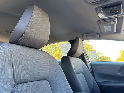 Used 2023 Toyota Prius LE image 19