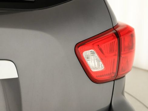 Used 2020 Nissan Pathfinder S FWD image 29