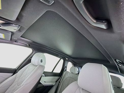 Used 2026 BMW X5 sDrive40i w/ Premium Package RWD image 23