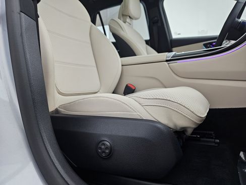 Certified 2025 Mercedes-Benz GLC 300 GLC 300 image 17