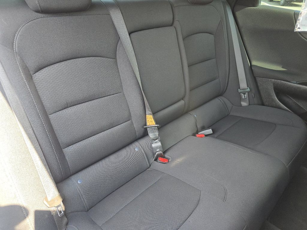 Used 2022 Chevrolet Malibu LT FWD image 22