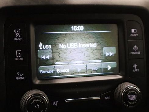 Used 2016 Jeep Renegade Latitude image 29