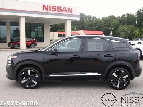 New 2025 Nissan Kicks SR image 4