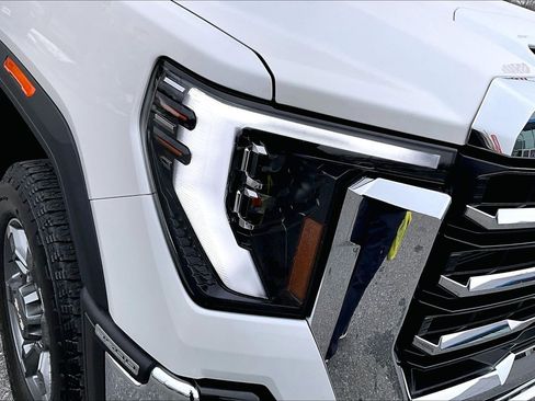 Used 2025 GMC Sierra 3500 SLT w/ SLT Premium Package image 33