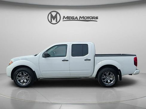 Used 2020 Nissan Frontier SV AWD/4WD image 3