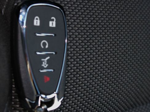 Used 2023 Chevrolet Traverse LT image 32