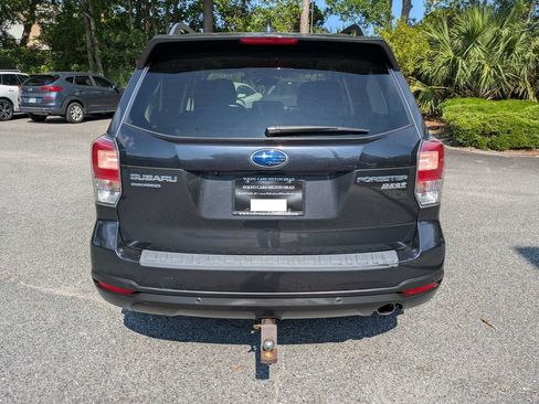 Used 2017 Subaru Forester 2.5i Touring AWD/4WD image 5