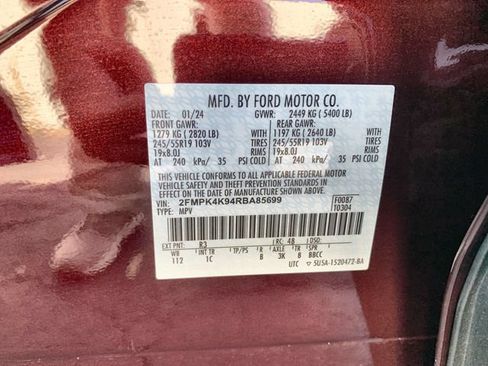 Used 2024 Ford Edge Titanium w/ Equipment Group 301A AWD/4WD image 33