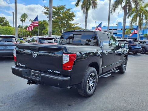Certified 2021 Nissan Titan SV w/ SV Convenience Package image 7