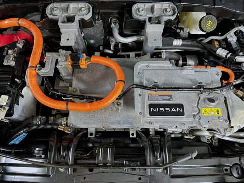 Used 2023 Nissan Ariya AWD image 34