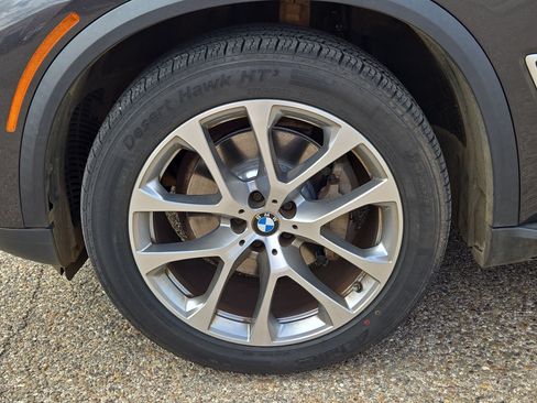 Used 2023 BMW X5 xDrive40i AWD/4WD image 11