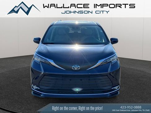 Used 2021 Toyota Sienna XLE w/ XLE Plus Package image 8