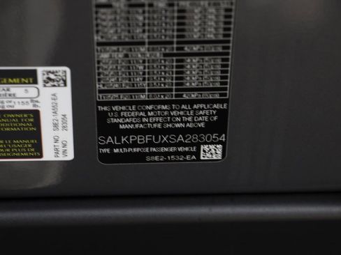 New 2025 Land Rover Range Rover Long Wheelbase SE image 27