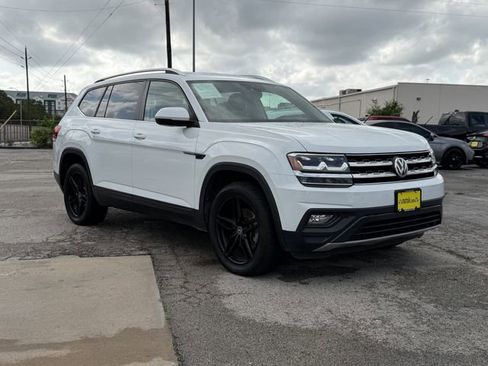 Used 2019 Volkswagen Atlas SE image 2